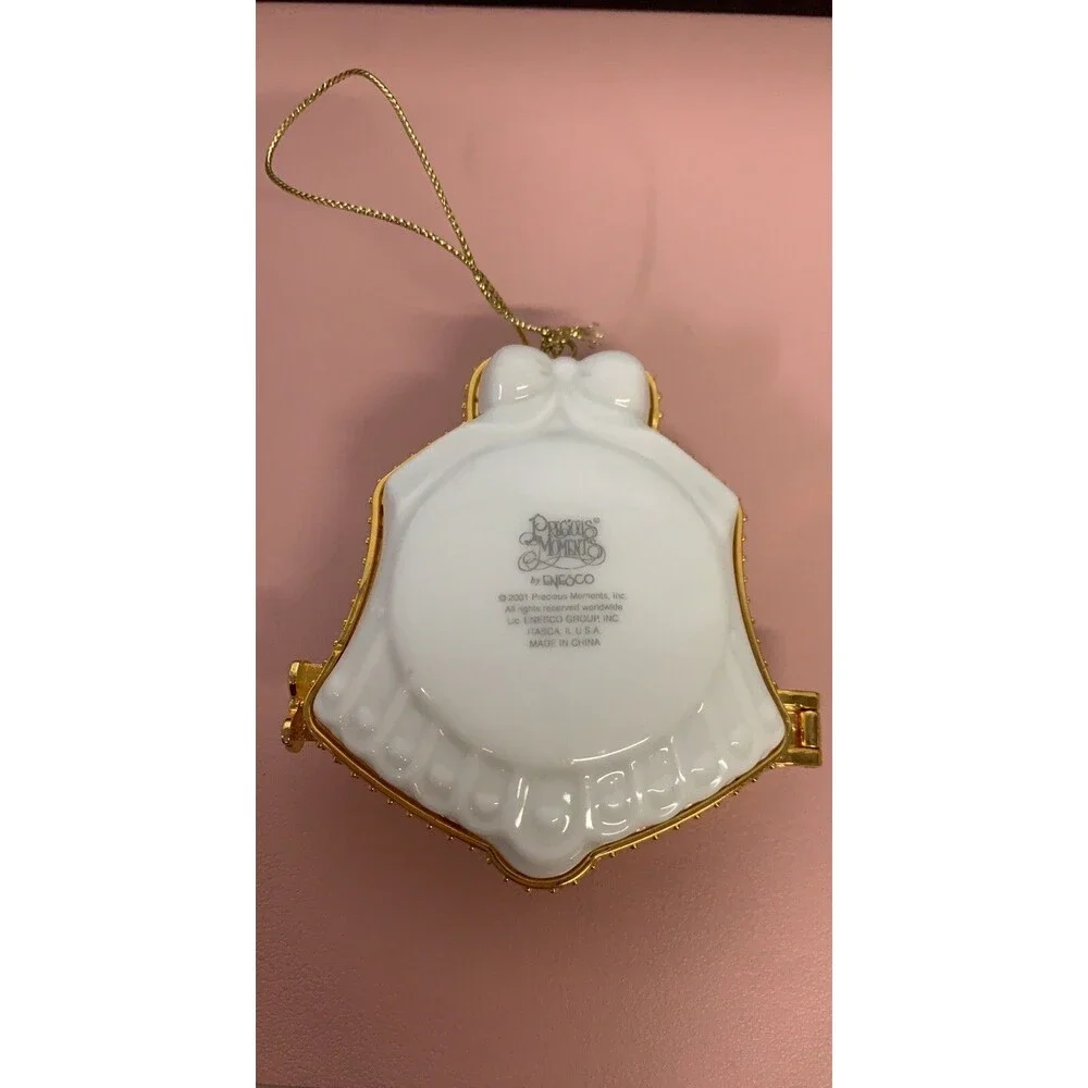 Precious Moments Photo Locket Bakery Ornament “Special place In My Heart” 2001